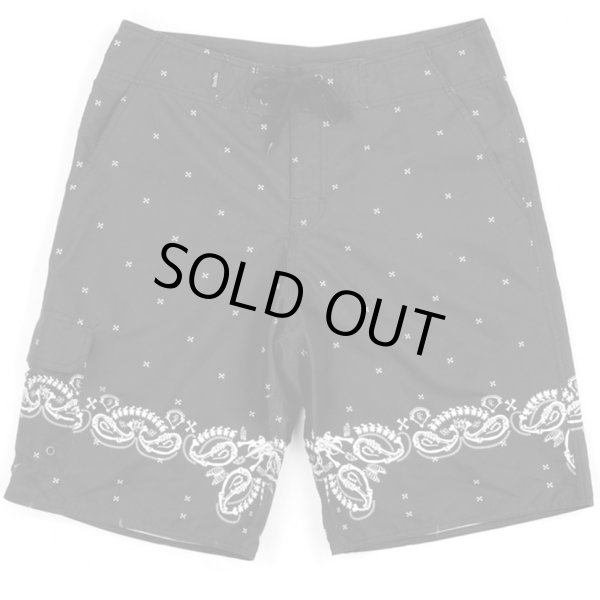 画像1: 【CROOKS&CASTLES】 BONE BANDANA BOARDSHORT (1)